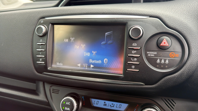 Toyota Yaris 1.5 Hybrid Y20 5dr CVT [Bi-tone] Hybrid Hatchback